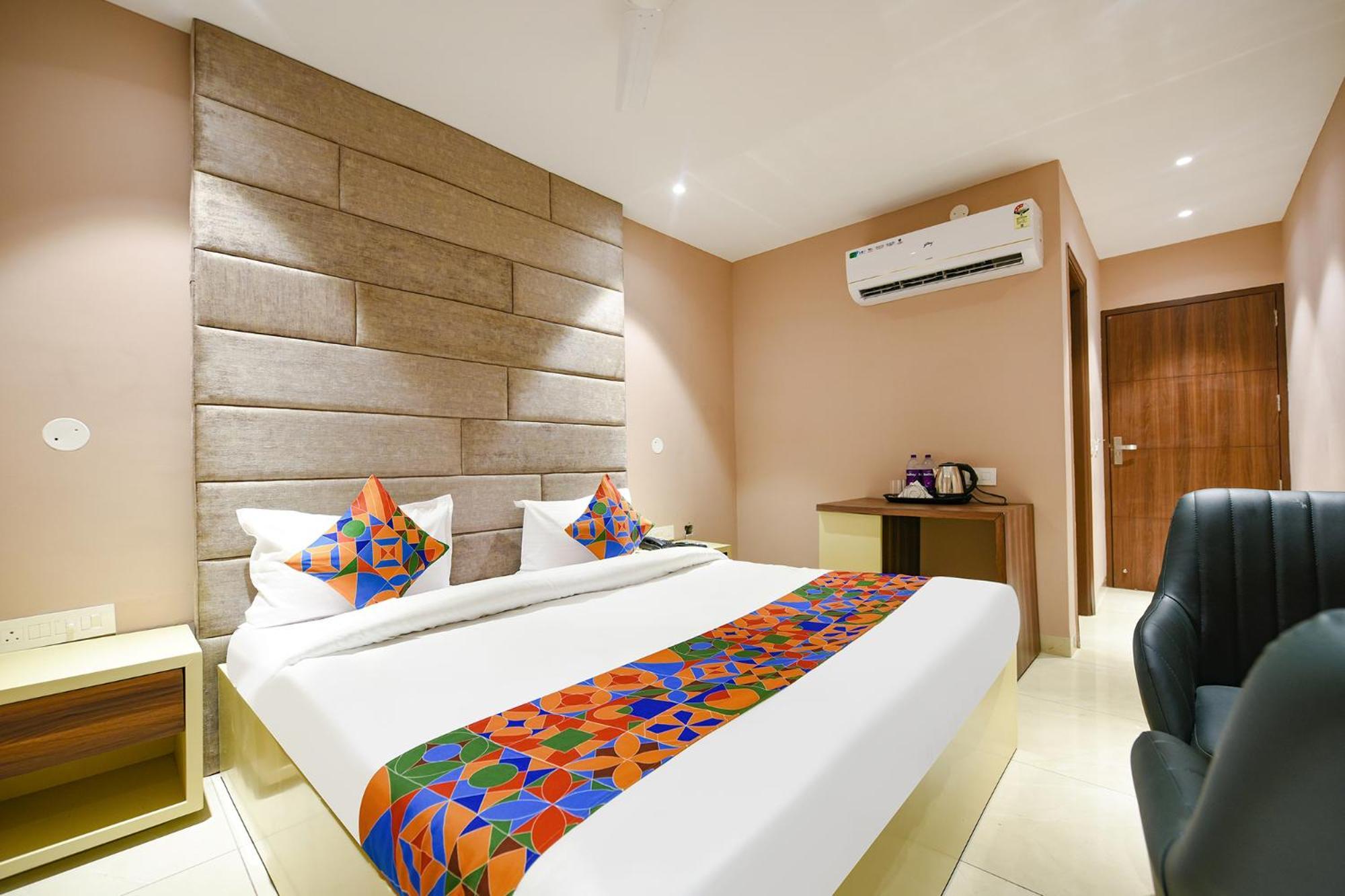 Fabhotel Supreme Suites Ludhiana Eksteriør bilde